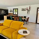 Luxueuse En Provence, Luberon Villa *