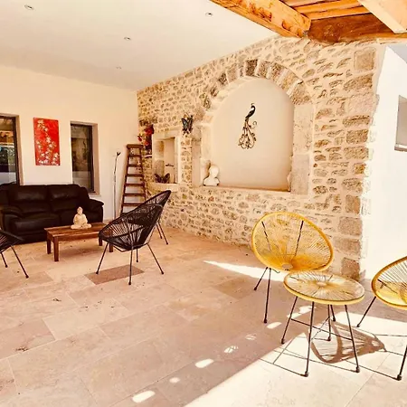 Luxueuse En Provence, Luberon فيلة